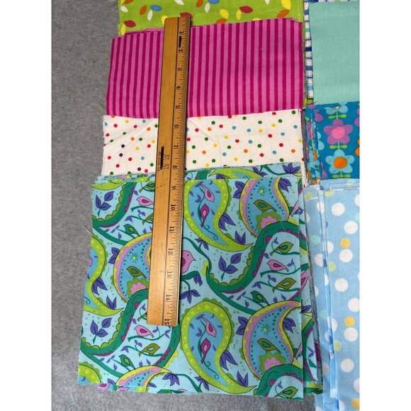 85 Precut Flannel Fabric Quilt Squares 9"-10" Multicolor Set - Picture 4 of 10